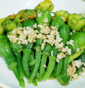 Bí Nụ Xào Tỏi 