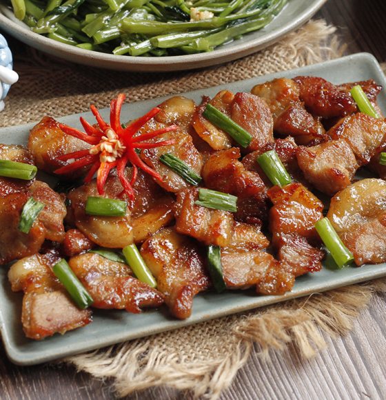 Ba Chỉ Cháy Cạnh 